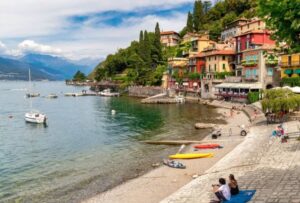 Italia multa a turistas por andar semidesnudos