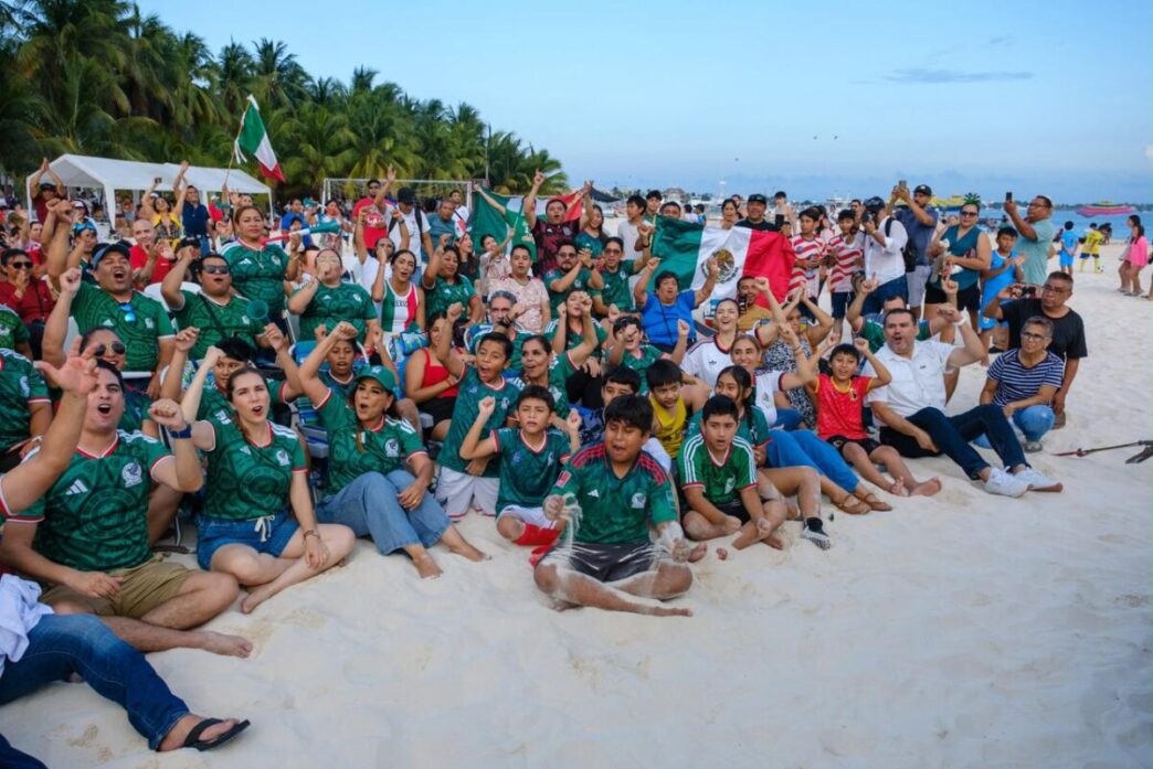 Junto a la afición quintanarroense, Mara Lezama vive la pasión mundialista en los Fut Fest de Isla Mujeres y Cancún