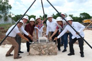 Mara Lezama coloca la primera piedra del nuevo hospital integral de José María Morelos
