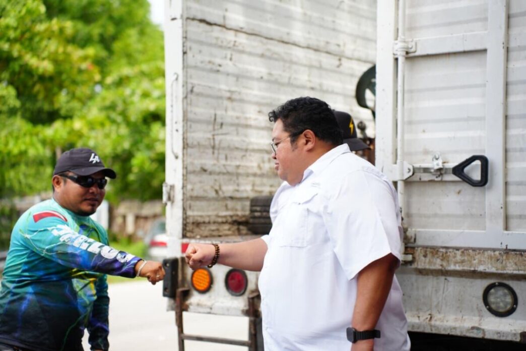 Gobierno de Chacón avanza con la limpieza de la carretera Transversal para brindar mayor seguridad a la ciudadanía