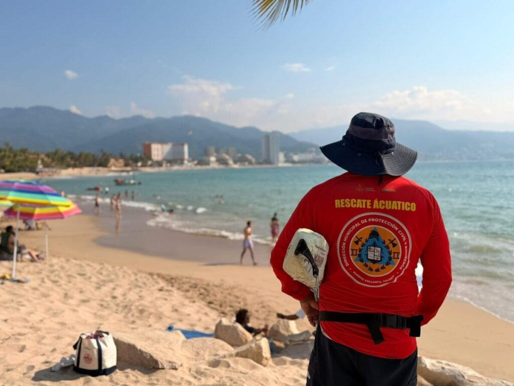 Refuerzan seguridad en playas de Vallarta