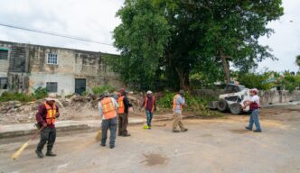 Chacón encabeza jornada Juntos Limpiamos Cozumel en la colonia Emiliano Zapata