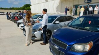 Entrega Mara Lezama 10 vehículos recuperados por las corporaciones de seguridad, en el C5