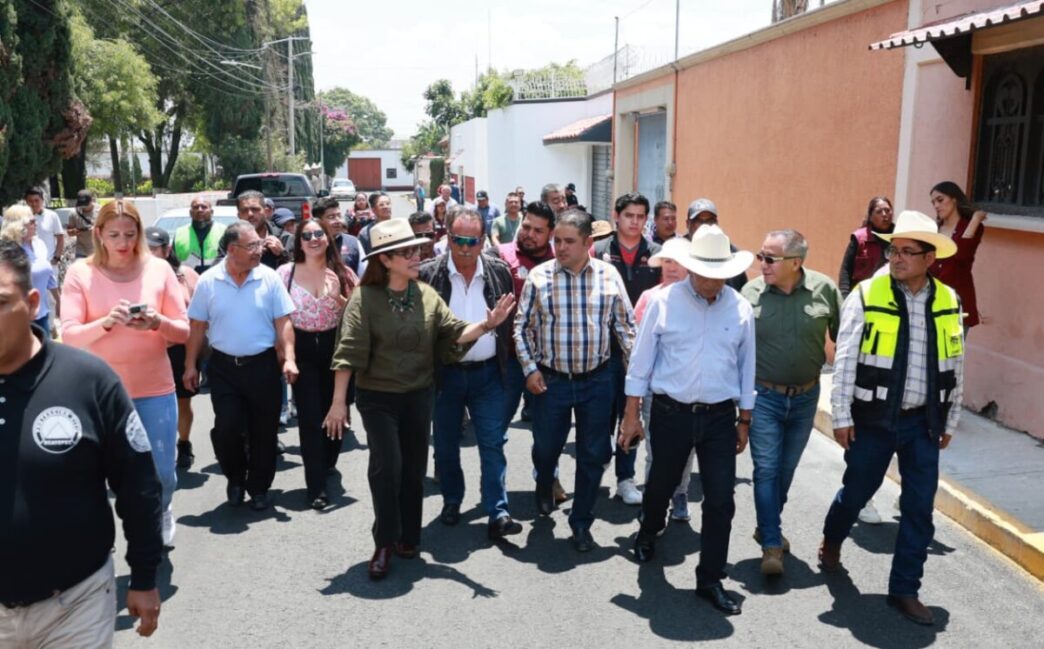 Con apoyo del pueblo, Azucena Cisneros dignifica Santo Tomás Chiconautla