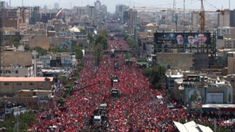 Millones acompañan la procesión fúnebre de Khamenei en Teherán; el nuevo líder supremo de Irán no aparece en el funeral de su padre