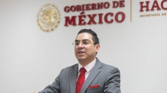 “Lord Relojes” reaparece en Quintana Roo: el exdirector de ANAM que perdió su visa aparece junto a Rafael Marín en su registro como aspirante de Morena