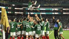 El sismógrafo del Azteca lo confirmó: México venció 2-0 a Ecuador, clasificó a octavos y el Ángel de la Independencia estalló de alegría