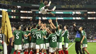 El sismógrafo del Azteca lo confirmó: México venció 2-0 a Ecuador, clasificó a octavos y el Ángel de la Independencia estalló de alegría