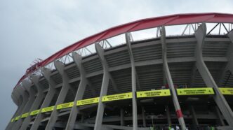 Tormenta eléctrica retrasa el México-Inglaterra: el partido arranca a las 19:00, una hora después de lo previsto