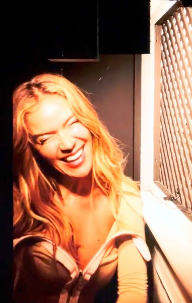 Karol G se confiesa en show de Rosalía