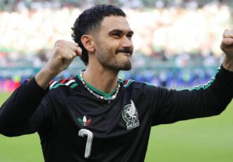Alejandro Speitzer conmueve tras eliminación de México