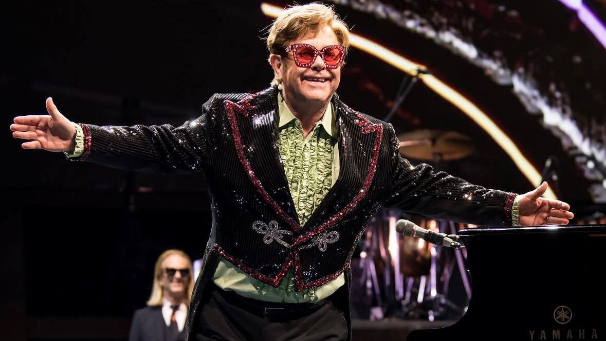 Elton John vuelve para decir adiós