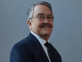 Pedro Sola desata indignación y termina disculpándose
